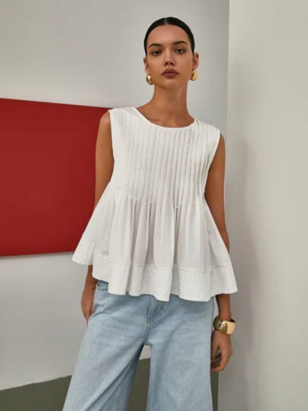 Commense White Pleated Sleeveless Blouse - Picture 5 of 6